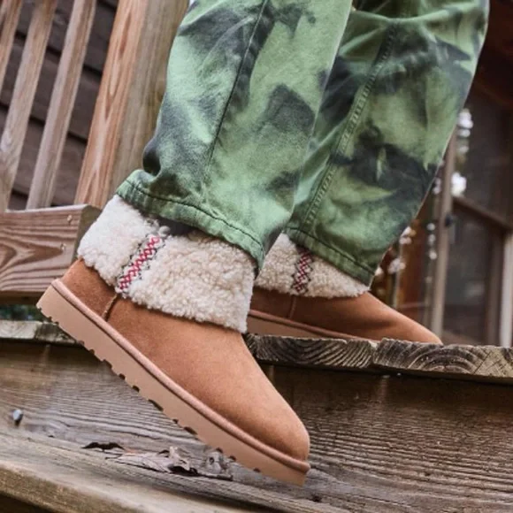 NWT Ugg Ultra Mini  Braided Boots - Picture 6 of 12